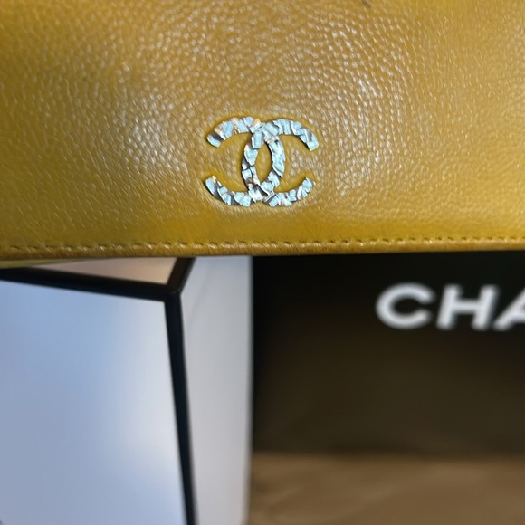 Chanel Wallet - Picture 4 of 16